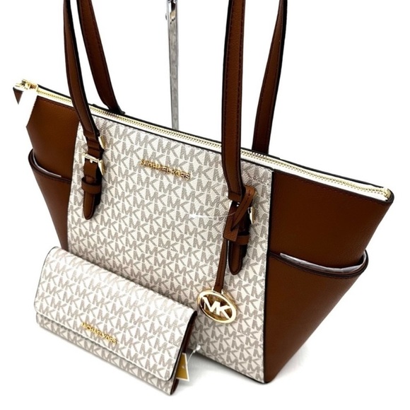 Michael Kors Large Charlotte Tote Bag & Trifold Wallet Vanilla - Picture 9 of 12